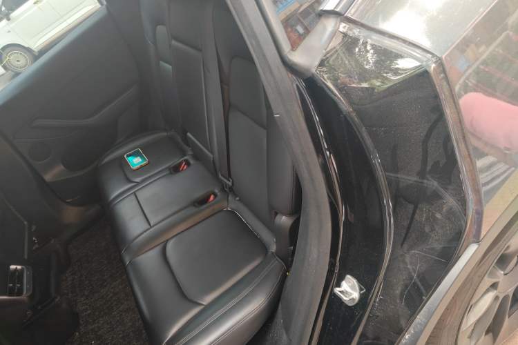 Used Tesla Model Y 2021 Long-Range All-Wheel-Drive Version Left Rear Seat