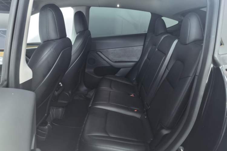 Used Tesla Model Y 2021 Long-Range All-Wheel-Drive Version Left Rear Seat