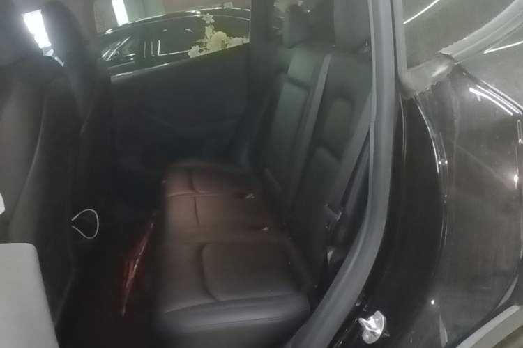 Used Tesla Model Y 2021 Standard Range Rear-Wheel Drive Version Left Rear Seat