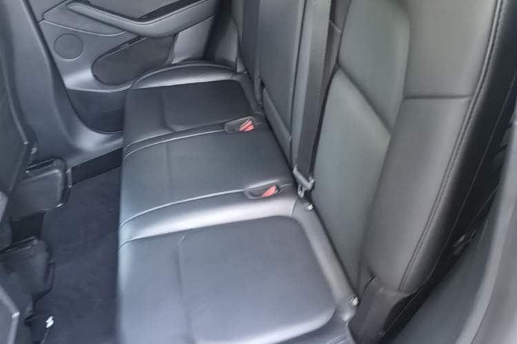 Used Tesla Model Y 2021 Standard Range Rear-Wheel Drive Version Left Rear Seat
