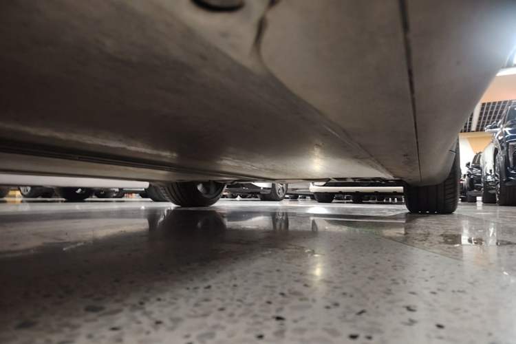 Used Tesla Model Y 2021 Long-Range All-Wheel-Drive Version Left Side Sill