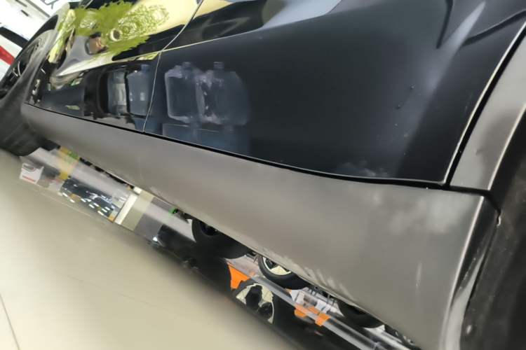 Used Tesla Model Y 2021 Standard Range Rear-Wheel Drive Version Left Side Sill