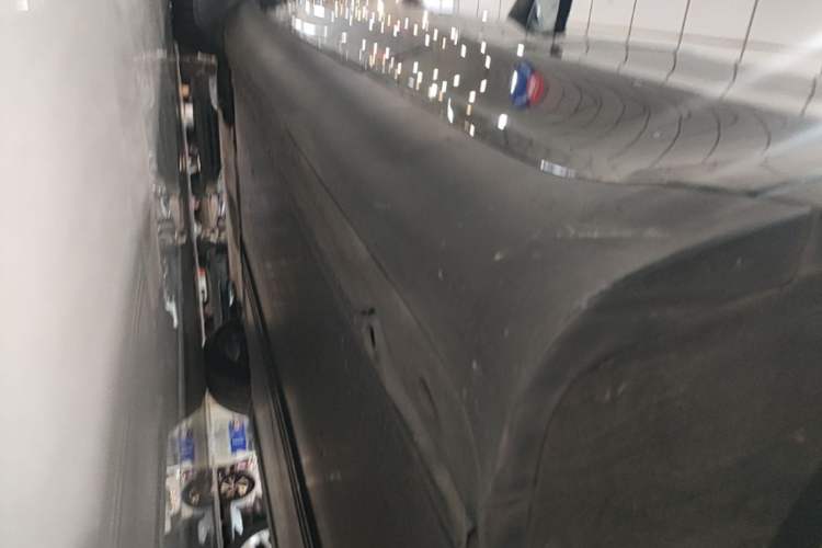 Used Tesla Model Y 2021 Standard Range Rear-Wheel Drive Version Left Side Sill