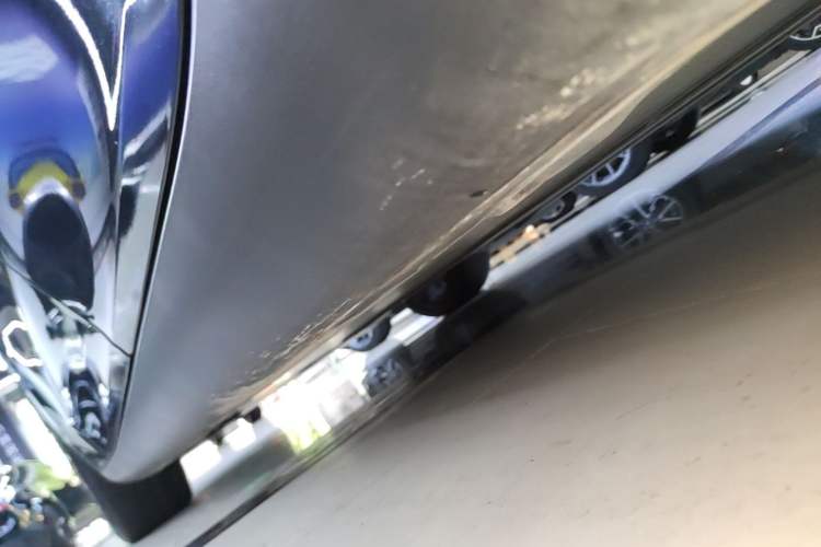 Used Tesla Model Y 2021 Standard Range Rear-Wheel Drive Version Left Side Sill