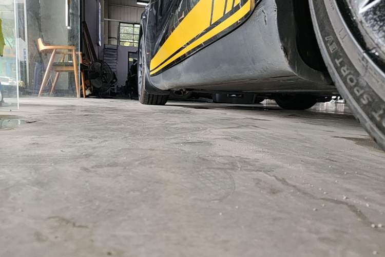 Used Tesla Model Y 2021 Standard Range Rear-Wheel Drive Version Left Side Sill