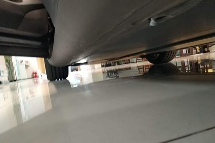 Used Tesla Model Y 2021 Long-Range All-Wheel-Drive Version Left Side Sill