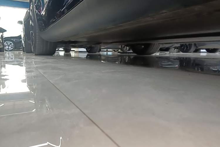 Used Tesla Model Y 2021 Standard Range Rear-Wheel Drive Version Left Side Sill