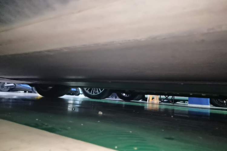 Used Tesla Model Y 2021 Standard Range Rear-Wheel Drive Version Left Side Sill