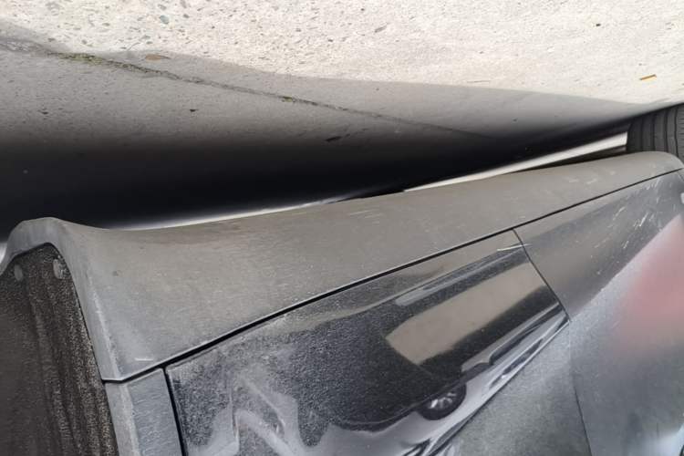 Used Tesla Model Y 2021 Long-Range All-Wheel-Drive Version Left Side Sill