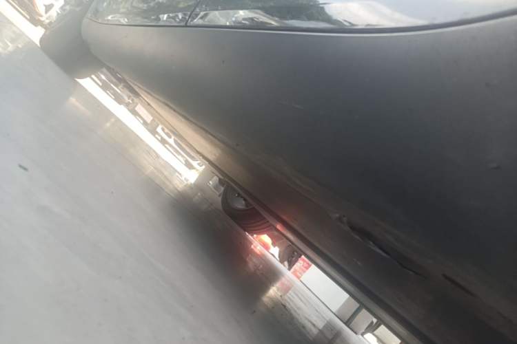 Used Tesla Model Y 2021 Standard Range Rear-Wheel Drive Version Left Side Sill