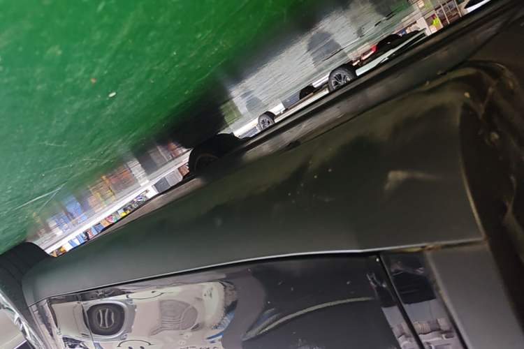 Used Tesla Model Y 2021 Standard Range Rear-Wheel Drive Version Left Side Sill