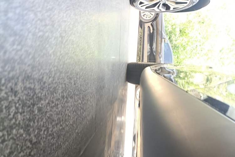 Used Tesla Model Y 2021 Long-Range All-Wheel-Drive Version Left Side Sill