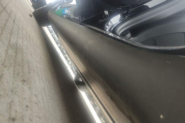 Used Tesla Model Y 2021 Standard Range Rear-Wheel Drive Version Left Side Sill
