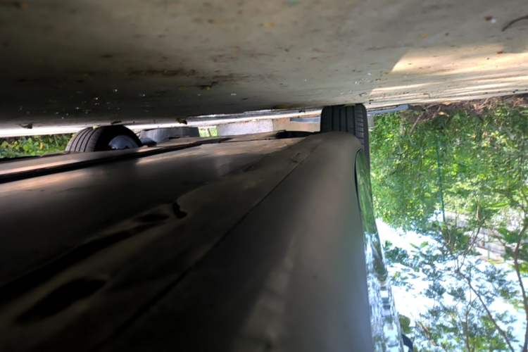 Used Tesla Model Y 2021 Performance High-Performance All-Wheel-Drive Version Left Side Sill