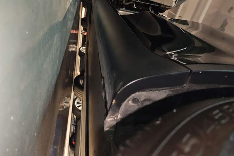 Used Tesla Model Y 2021 Long-Range All-Wheel-Drive Version Left Side Sill