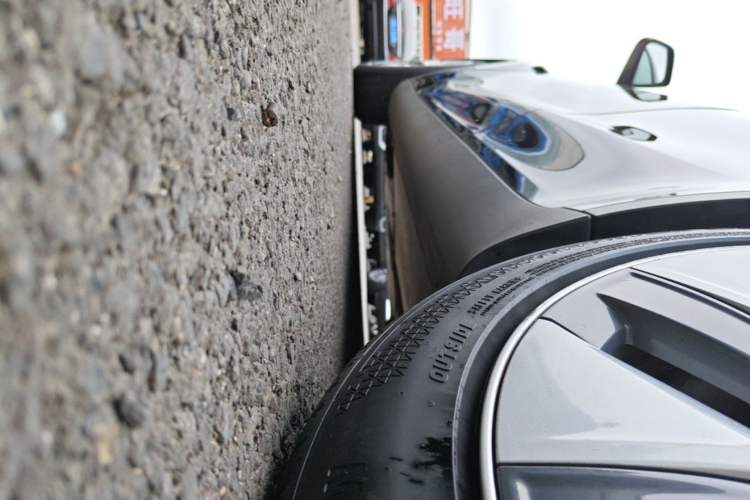 Used Tesla Model Y 2021 Standard Range Rear-Wheel Drive Version Left Side Sill