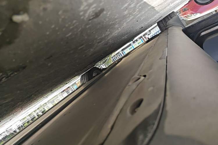 Used Tesla Model Y 2021 Standard Range Rear-Wheel Drive Version Left Side Sill