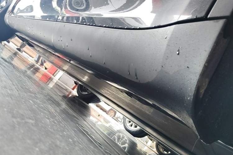 Used Tesla Model Y 2021 Long-Range All-Wheel-Drive Version 3D7 Left Side Sill