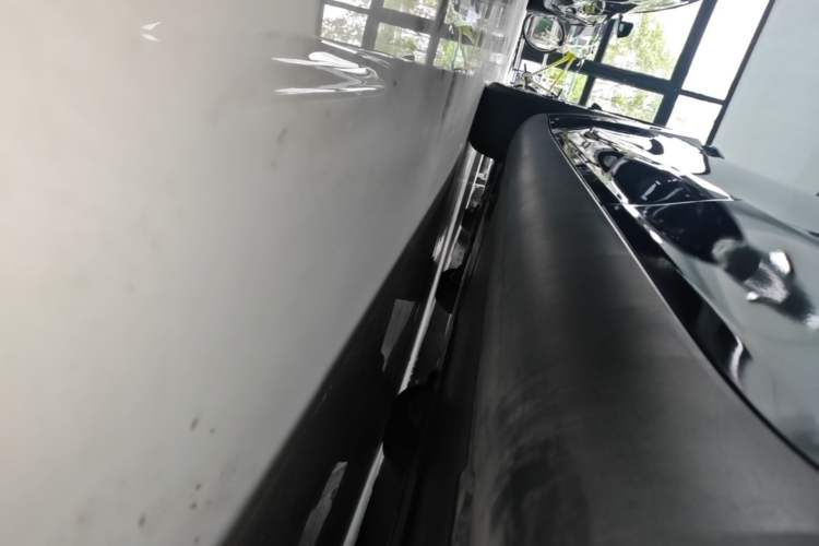 Used Tesla Model Y 2021 Long-Range All-Wheel-Drive Version Left Side Sill