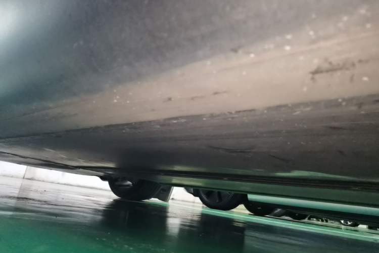 Used Tesla Model Y 2021 Standard Range Rear-Wheel Drive Version Left Side Sill