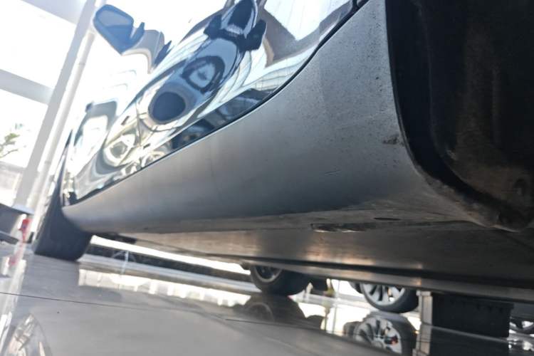 Used Tesla Model Y 2021 Revised Version 2 Long-Range All-Wheel-Drive Edition Left Side Sill