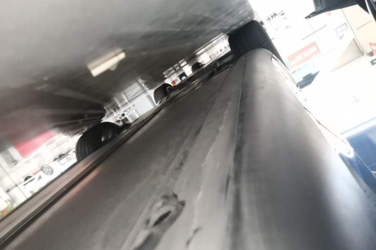 Used Tesla Model Y 2021 Standard Range Rear-Wheel Drive Version Left Side Sill