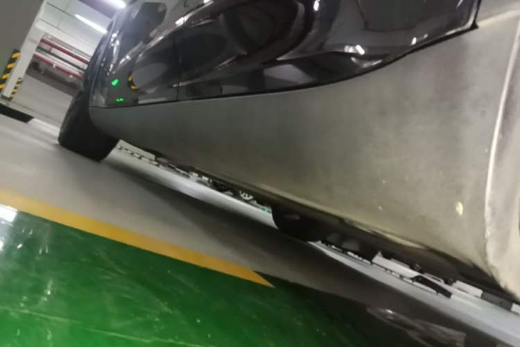 Used Tesla Model Y 2021 Standard Range Rear-Wheel Drive Version Left Side Sill