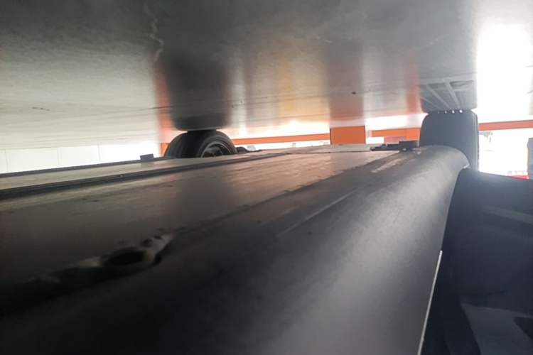 Used Tesla Model Y 2021 Standard Range Rear-Wheel Drive Version Left Side Sill