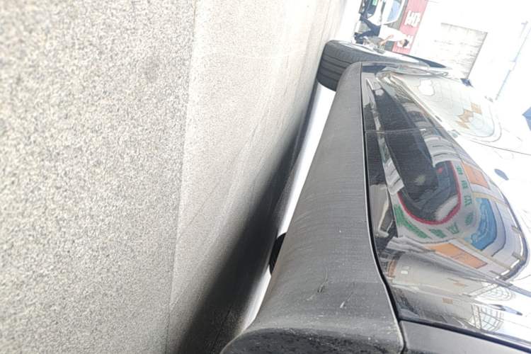 Used Tesla Model Y 2021 Standard Range Rear-Wheel Drive Version Left Side Sill