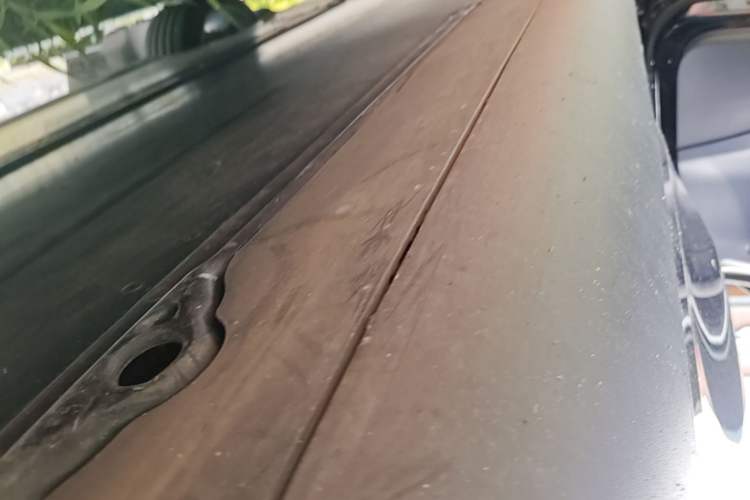 Used Tesla Model Y 2021 Standard Range Rear-Wheel Drive Version Left Side Sill