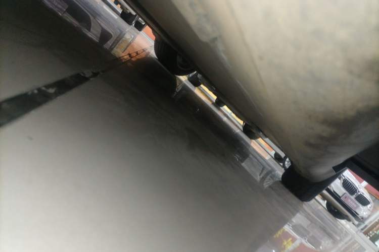 Used Tesla Model Y 2021 Standard Range Rear-Wheel Drive Version Left Side Sill