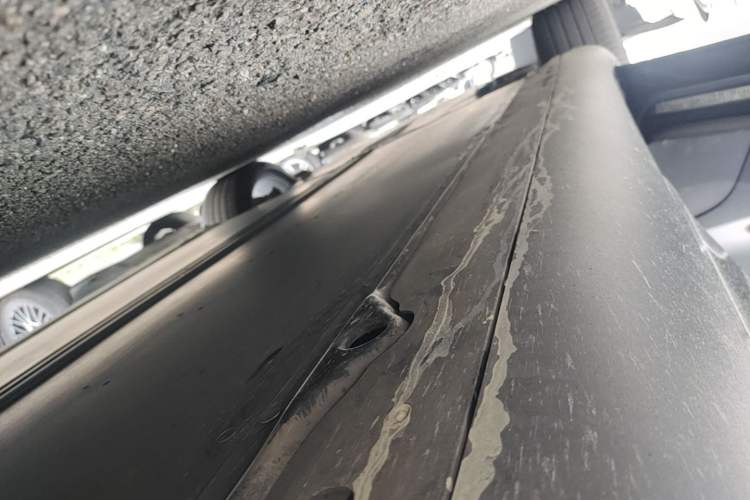 Used Tesla Model Y 2021 Standard Range Rear-Wheel Drive Version Left Side Sill