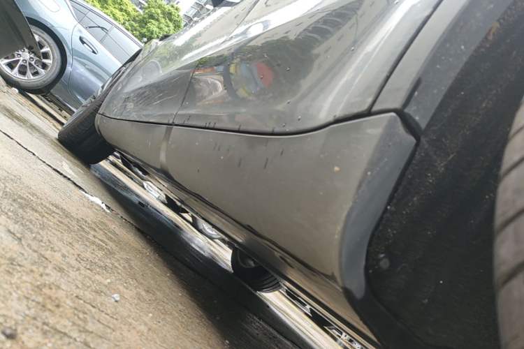 Used Tesla Model Y 2021 Standard Range Rear-Wheel Drive Version Left Side Sill