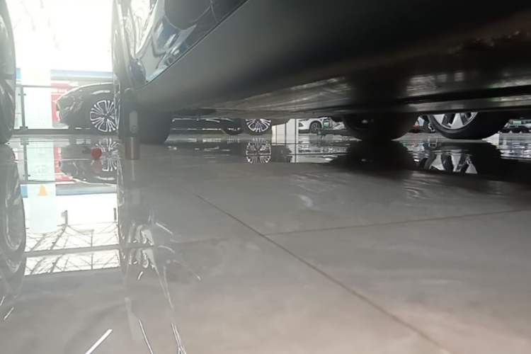 Used Tesla Model Y 2021 Standard Range Rear-Wheel Drive Version Left Side Sill