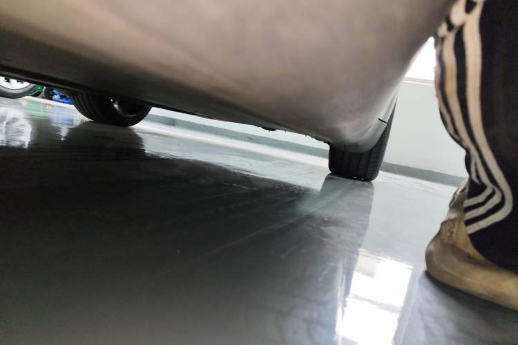 Used Tesla Model Y 2021 Standard Range Rear-Wheel Drive Version Left Side Sill