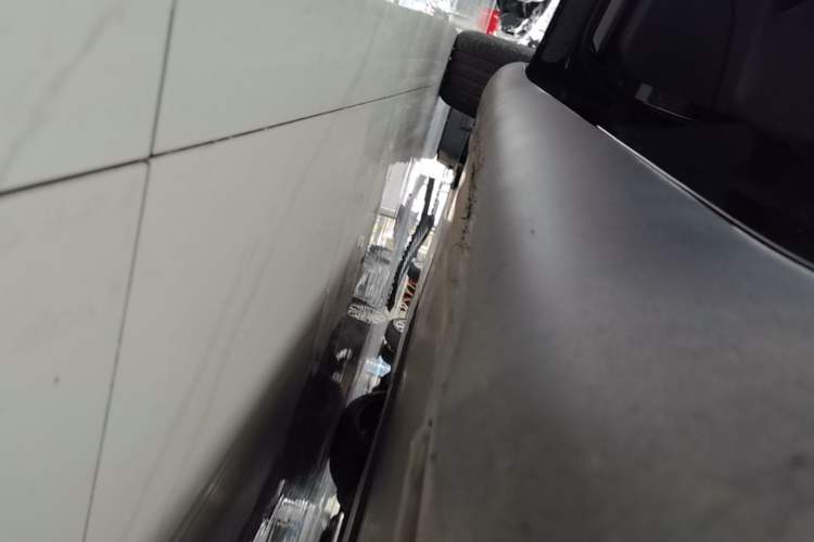 Used Tesla Model Y 2021 Performance High-Performance All-Wheel-Drive Version Left Side Sill