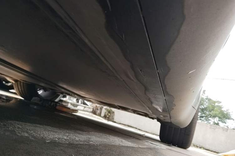 Used Tesla Model Y 2021 Standard Range Rear-Wheel Drive Version Left Side Sill