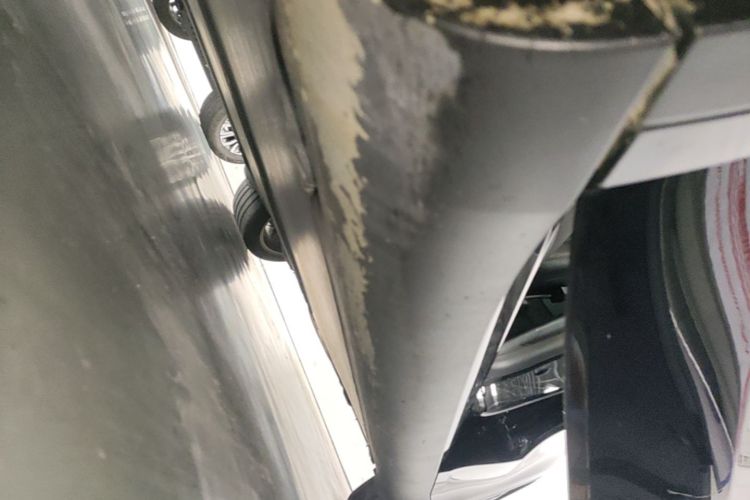 Used Tesla Model Y 2021 Standard Range Rear-Wheel Drive Version Left Side Sill