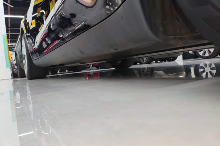 Used Tesla Model Y 2021 Standard Range Rear-Wheel Drive Version Left Side Sill