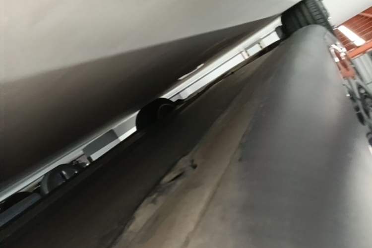 Used Tesla Model Y 2021 Standard Range Rear-Wheel Drive Version Left Side Sill