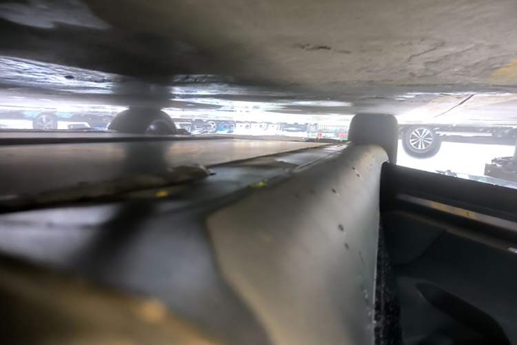 Used Tesla Model Y 2021 Standard Range Rear-Wheel Drive Version Left Side Sill