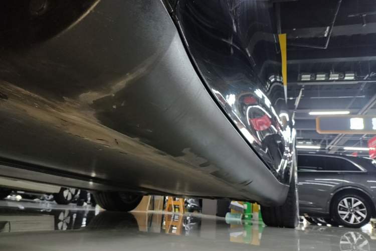 Used Tesla Model Y 2021 Standard Range Rear-Wheel Drive Version Left Side Sill