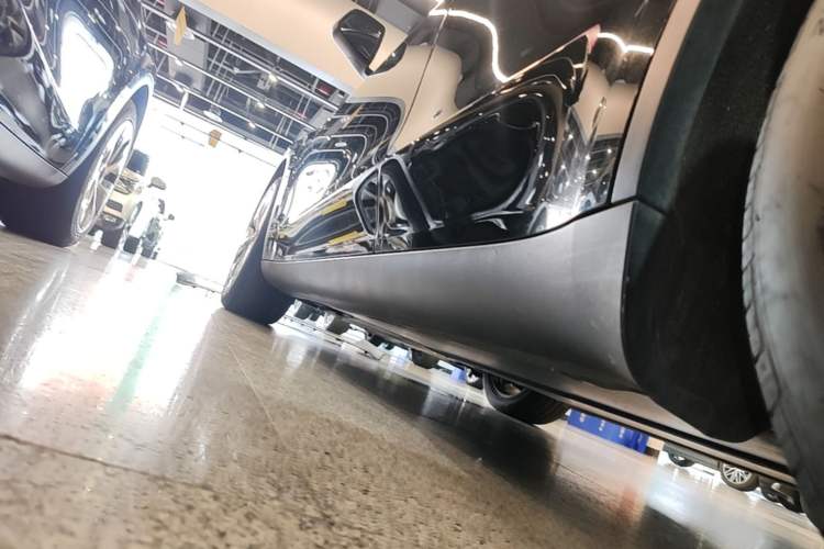 Used Tesla Model Y 2021 Long-Range All-Wheel-Drive Version Left Side Sill