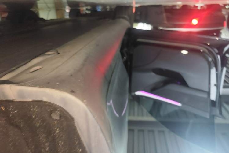 Used Tesla Model Y 2021 Standard Range Rear-Wheel Drive Version Left Side Sill