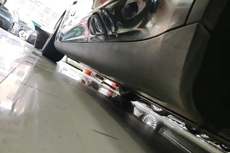 Used Tesla Model Y 2021 Standard Range Rear-Wheel Drive Version Left Side Sill