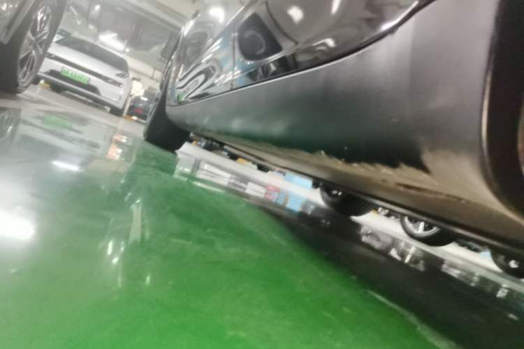 Used Tesla Model Y 2021 Long-Range All-Wheel-Drive Version Left Side Sill