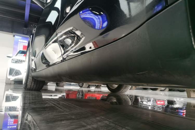 Used Tesla Model Y 2021 Standard Range Rear-Wheel Drive Version Left Side Sill