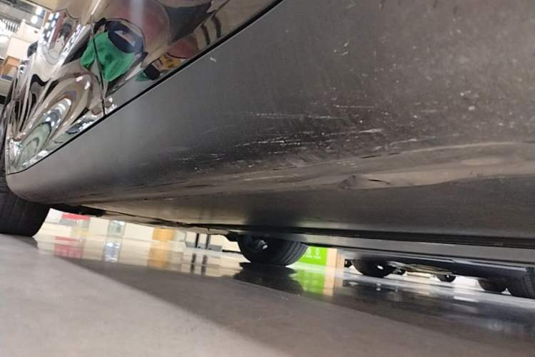 Used Tesla Model Y 2021 Standard Range Rear-Wheel Drive Version Left Side Sill