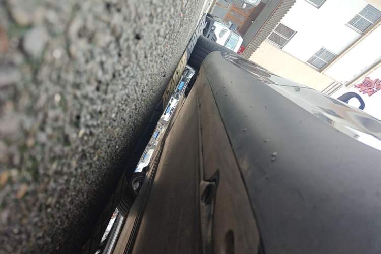 Used Tesla Model Y 2021 Standard Range Rear-Wheel Drive Version Left Side Sill