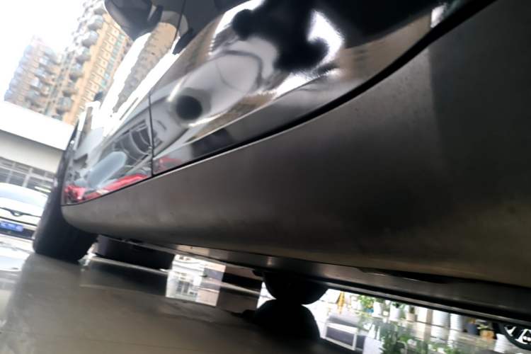 Used Tesla Model Y 2021 Standard Range Rear-Wheel Drive Version Left Side Sill